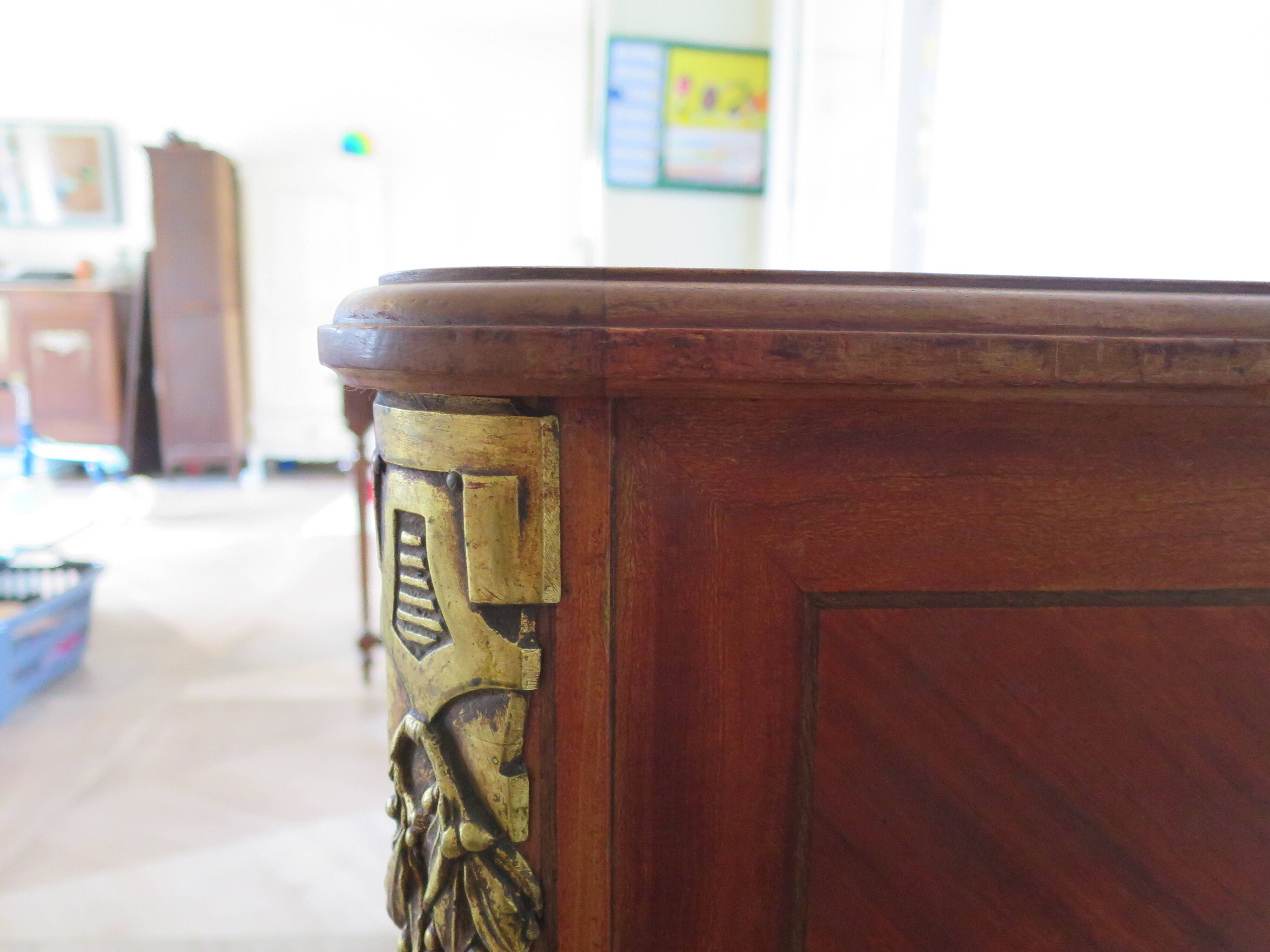 Louis XVI chest of drawers - Bronze - Butterfly wood veneer marquetry - 1930