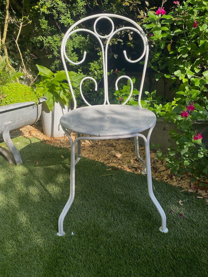 Chaises en fer forgé 1950