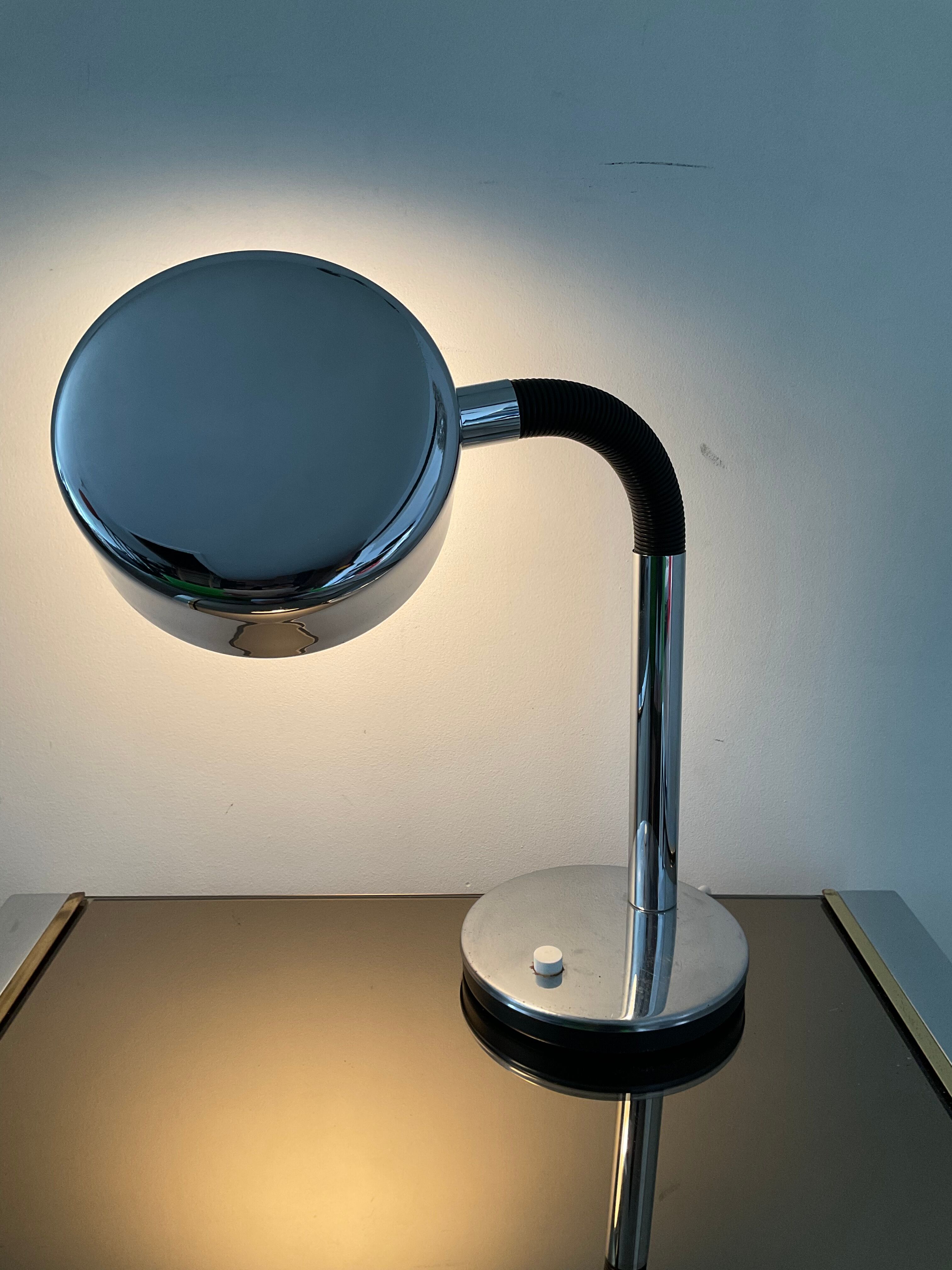 Articulated lamp in chrome metal from the 70s