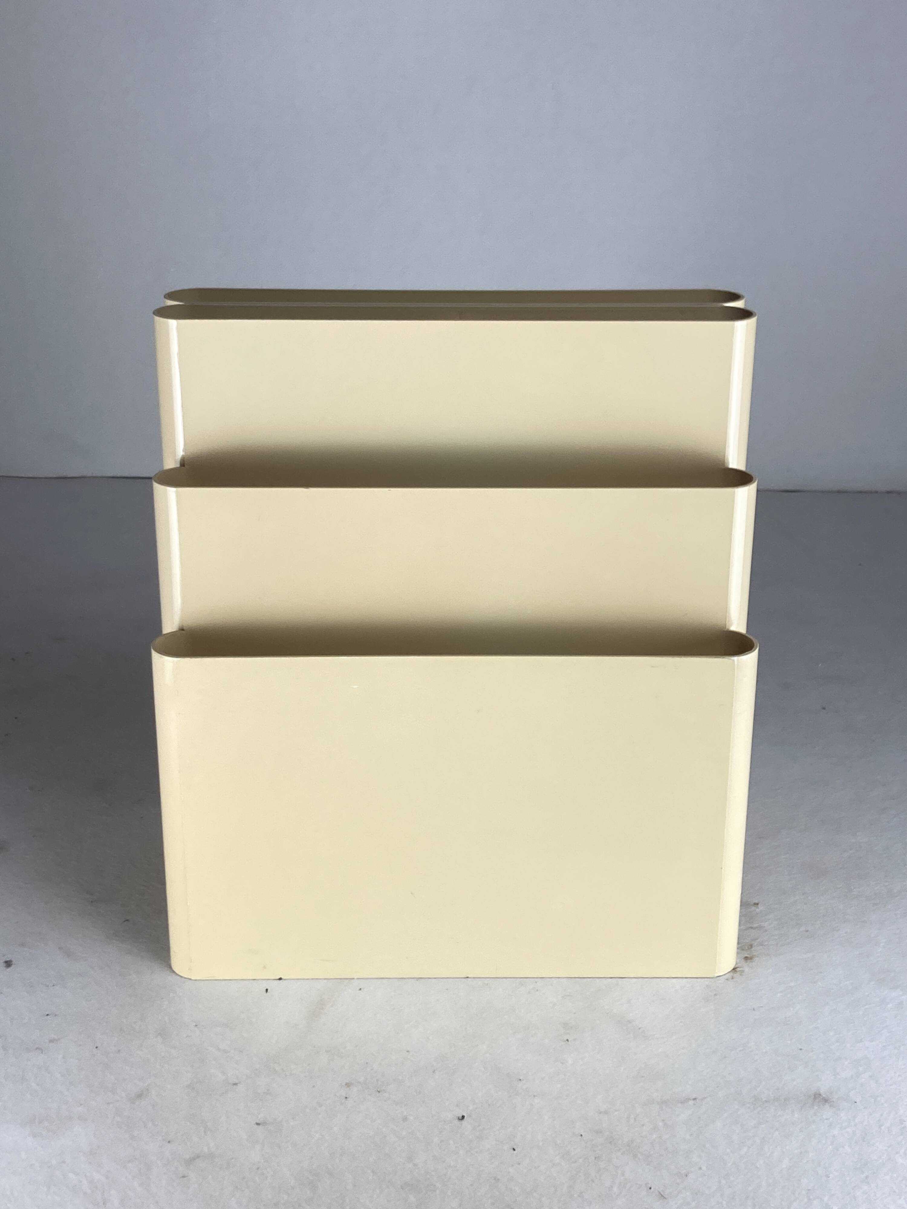 Porte-revues beige blanc cassé par Giotto Stoppino pour Kartell, Italie 1970
