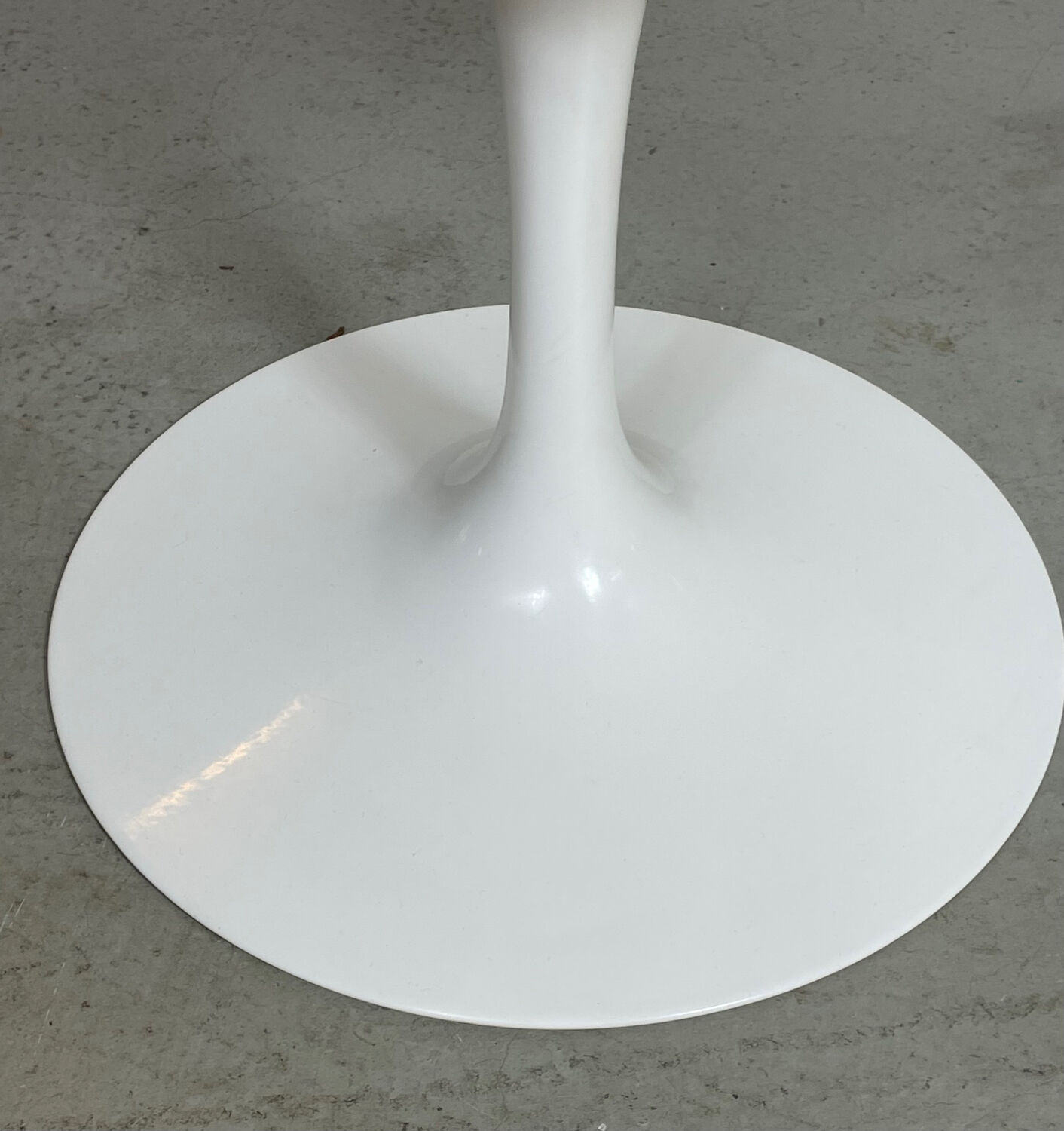 4x Eero Saarinen Tulip Chairs white leather