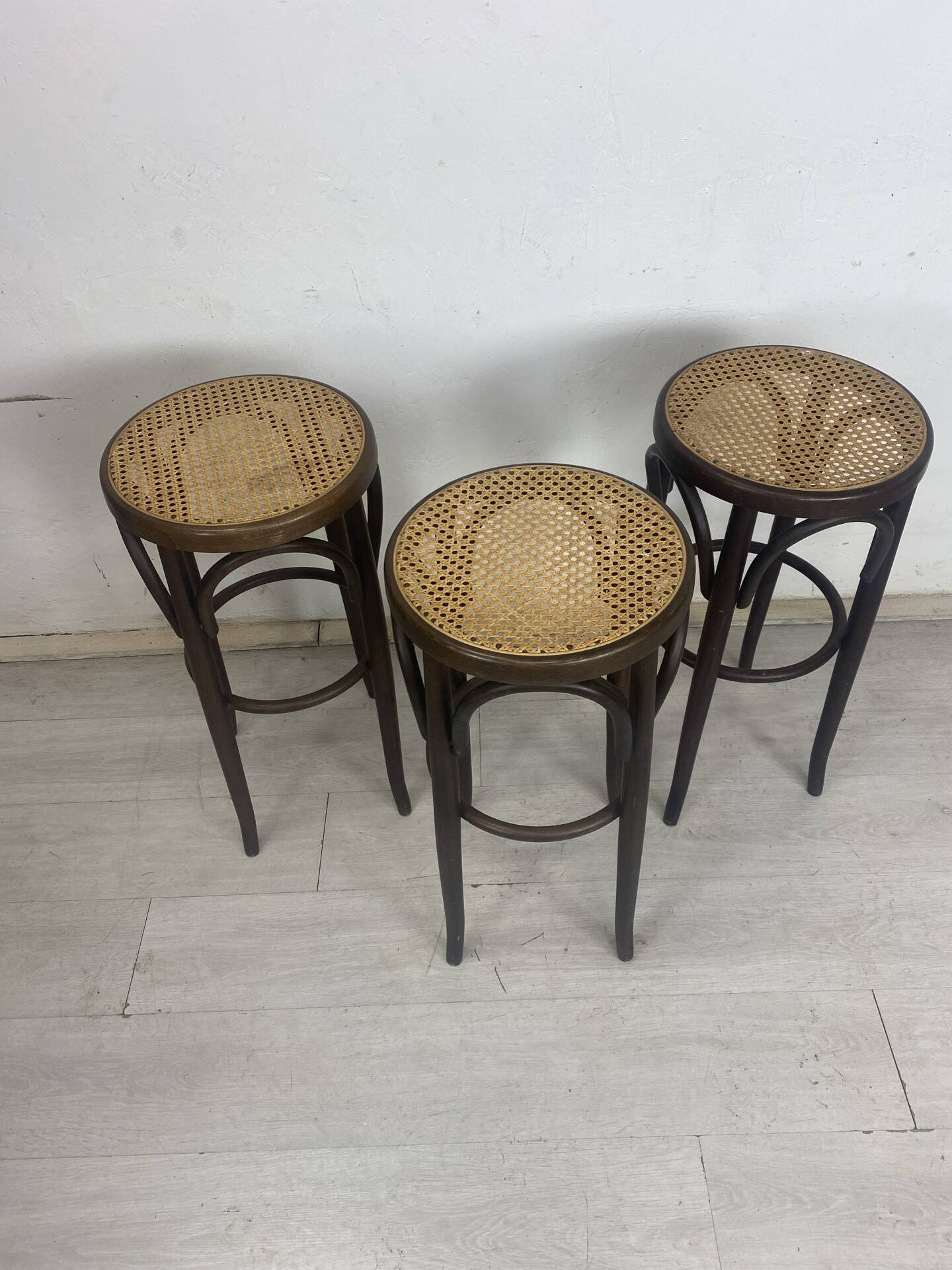 Bar stool