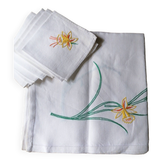 Pure linen hand embroidered daffodil tablecloth