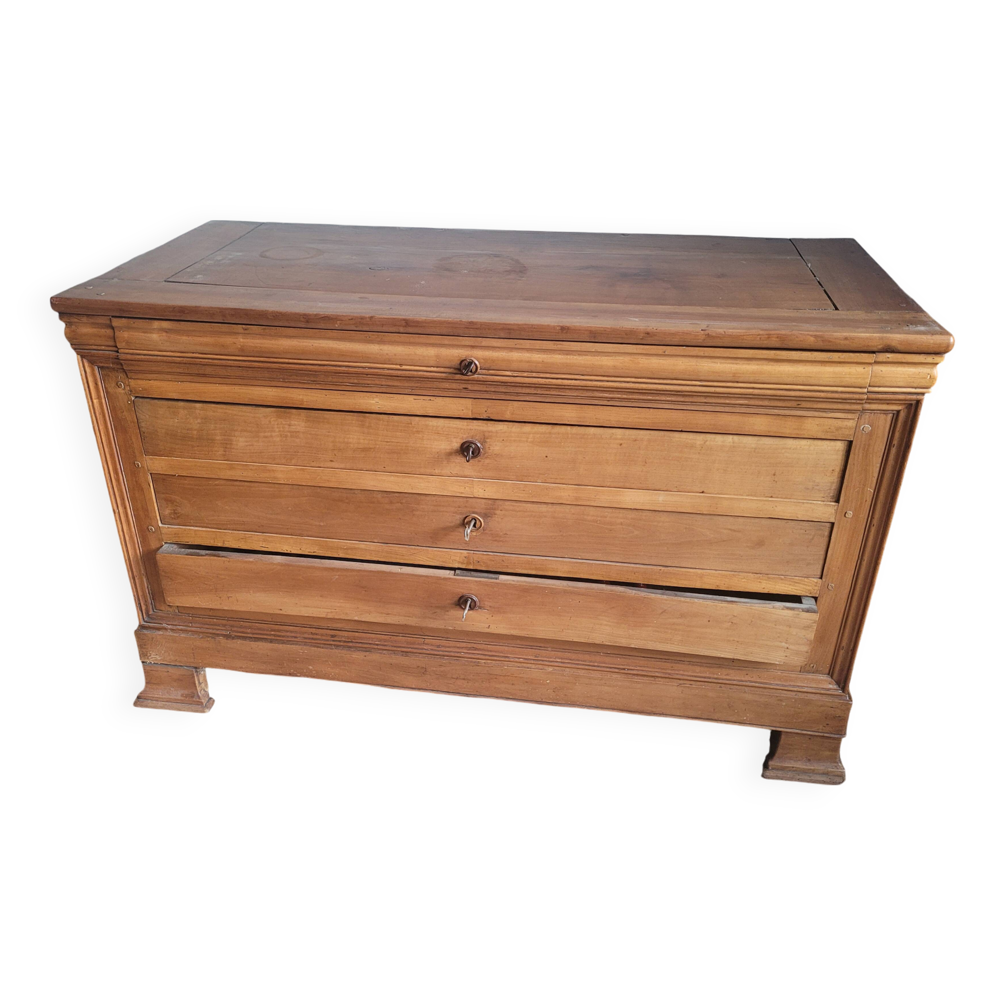 Presbytery chasubles chest