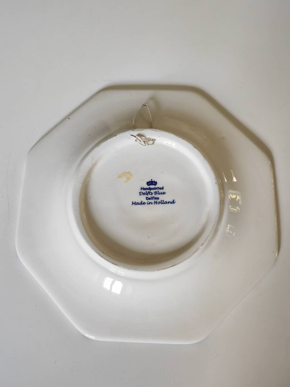 Plate Delft mill in winter