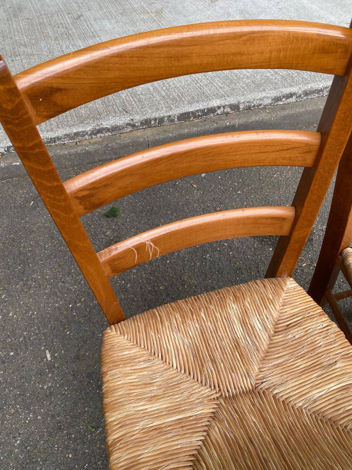 4 chaises de cuisine en bois massif paillées dossier échelle 1980