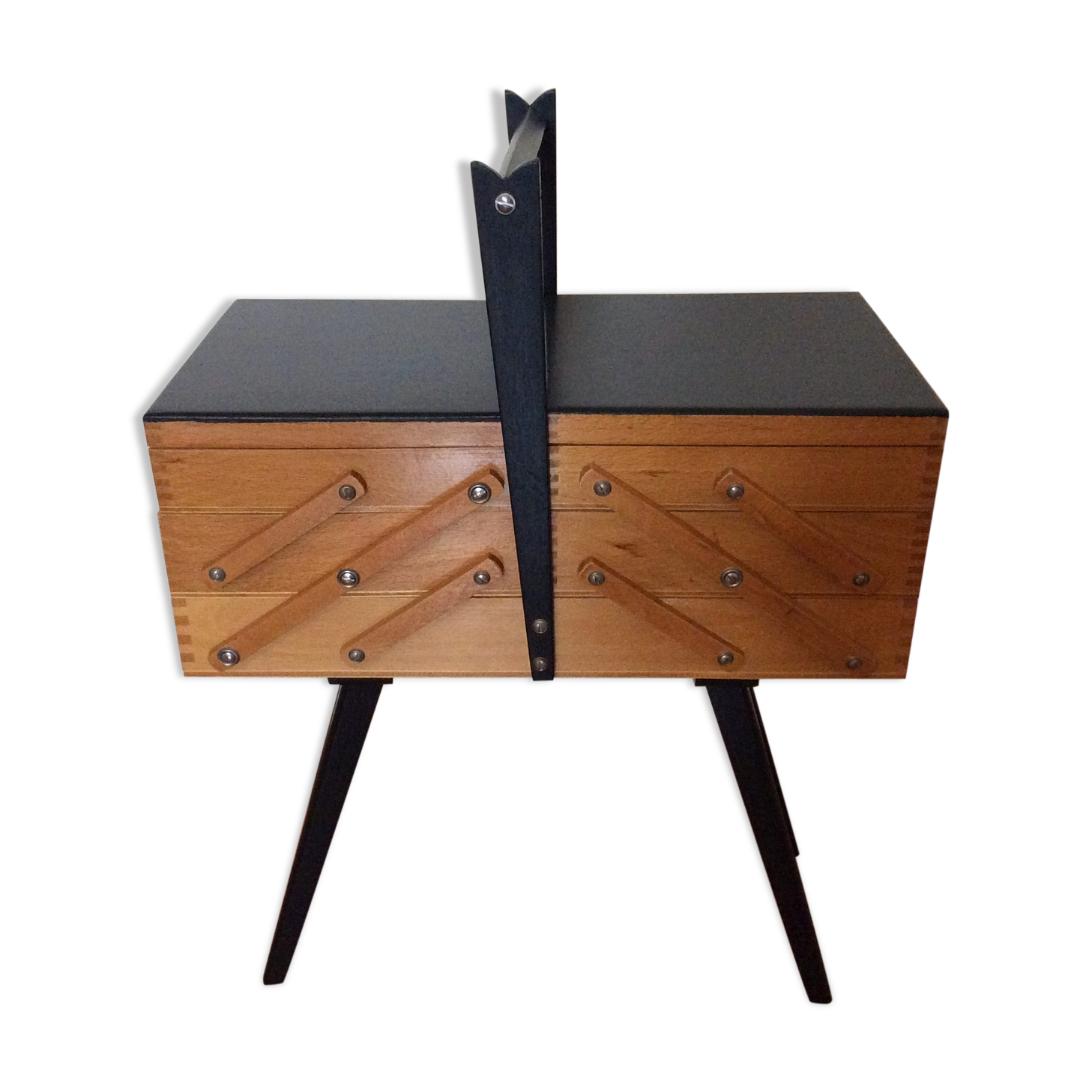 workman seamstress feet compats