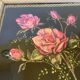 Tableau bouquet de fleurs peint sur velours signée