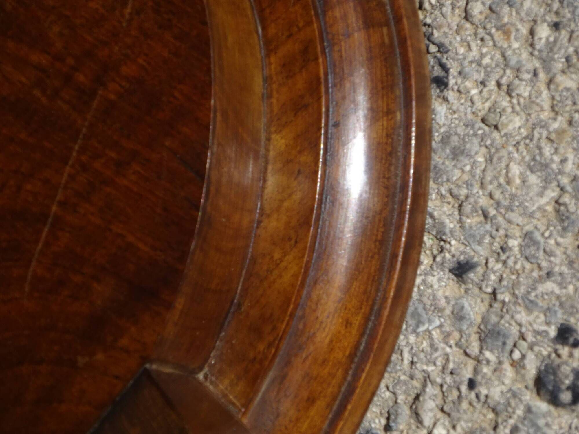 Guéridon Art Déco en noyer