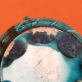 Empty pocke in glazed ceramic