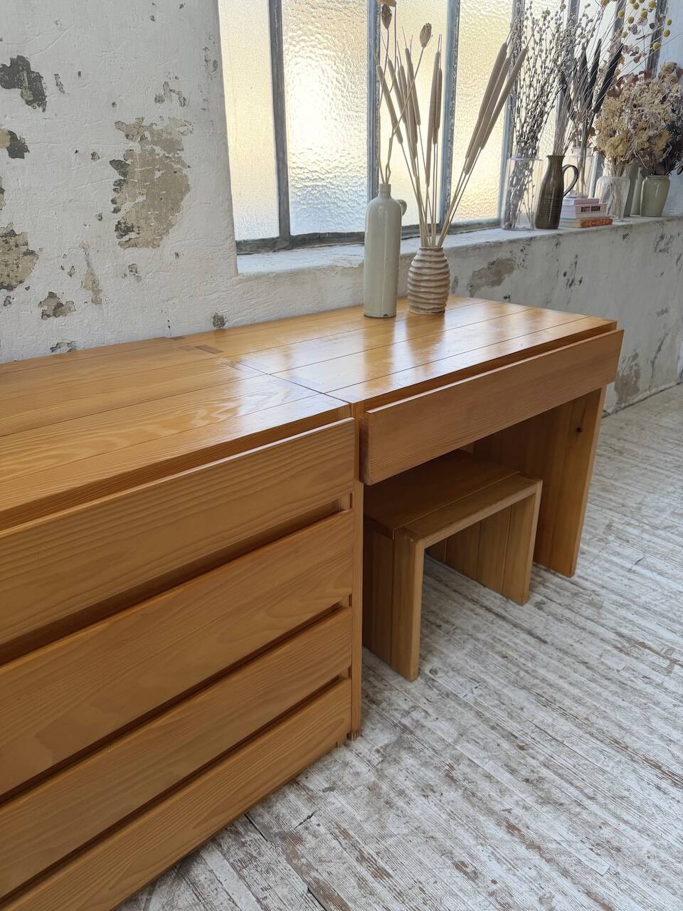 Bureau + commode + tabouret pin Maison Regain Savoie