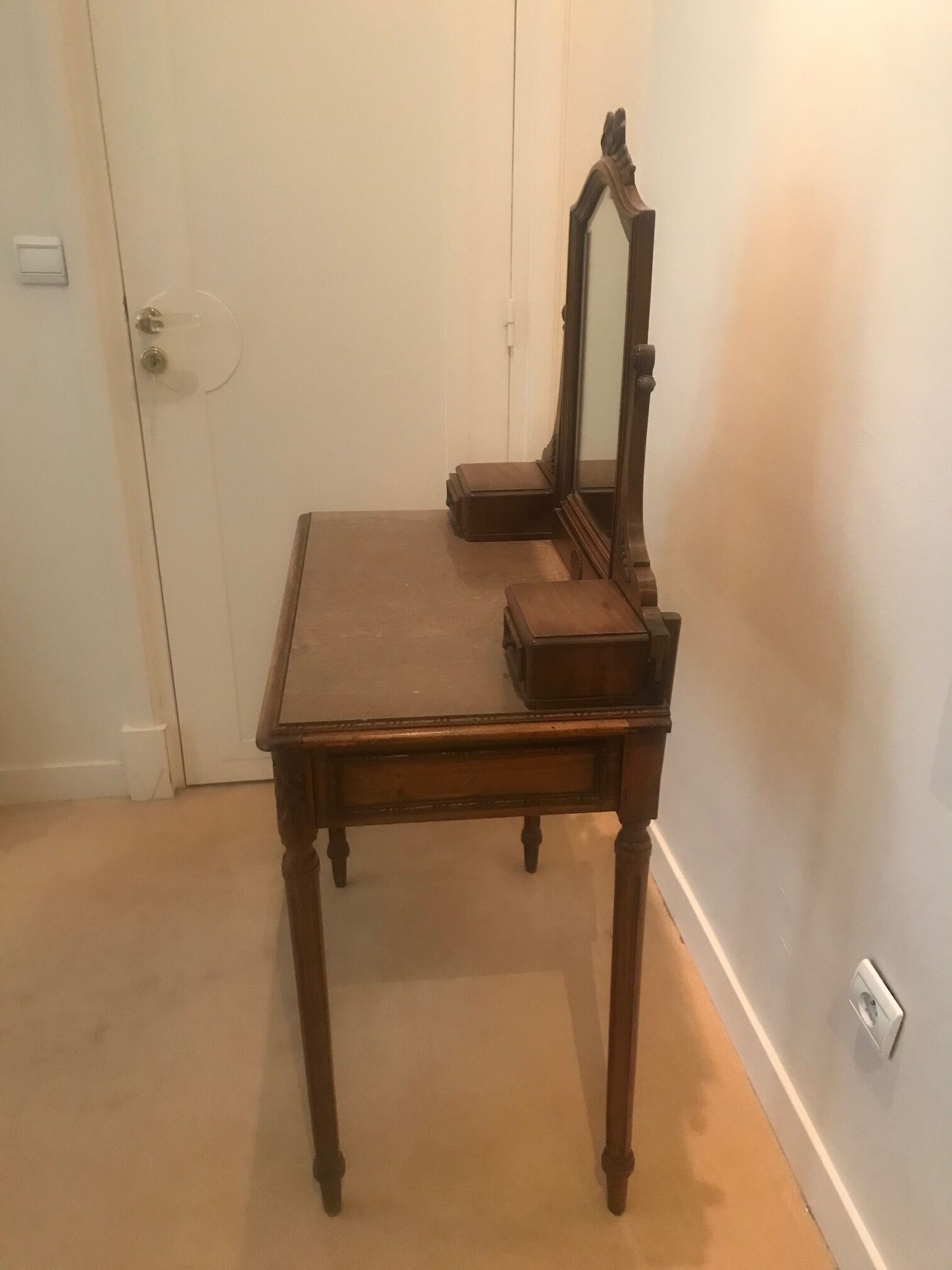 Coiffeuse de 1900