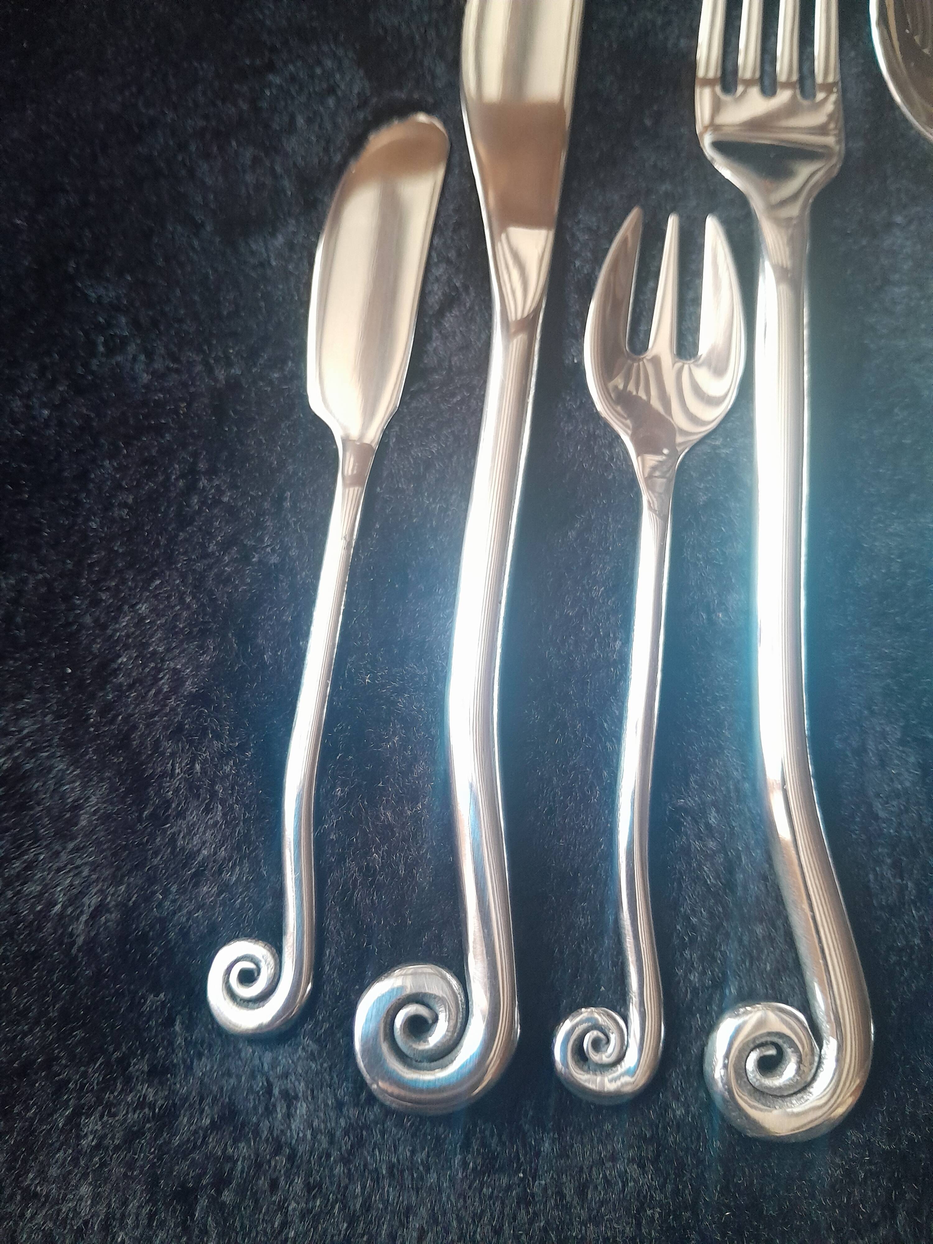 Spiral cutlery