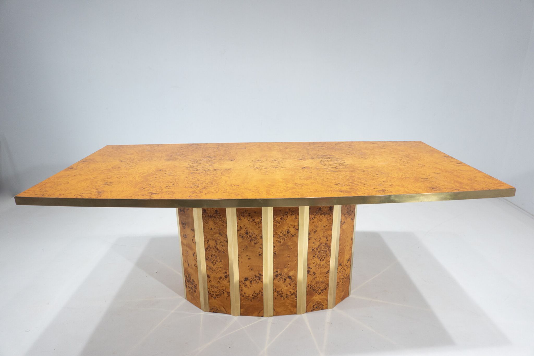 Mid-century modern dining table, Ash Burl, Italy