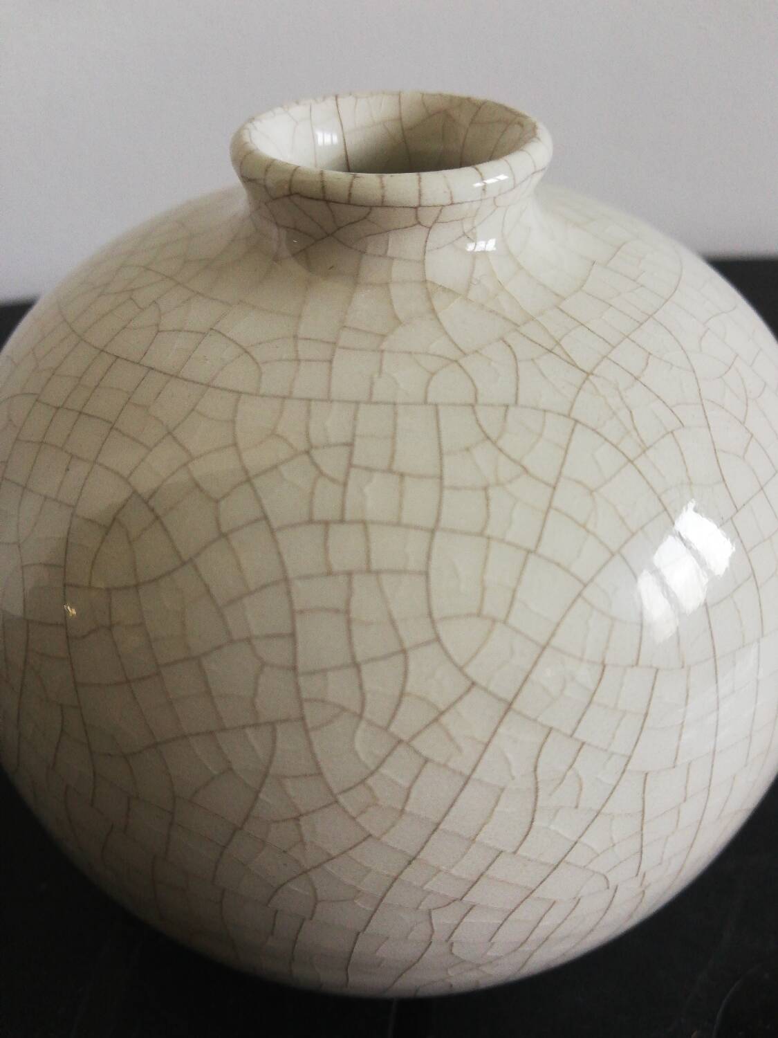Cracked ceramic ball vase