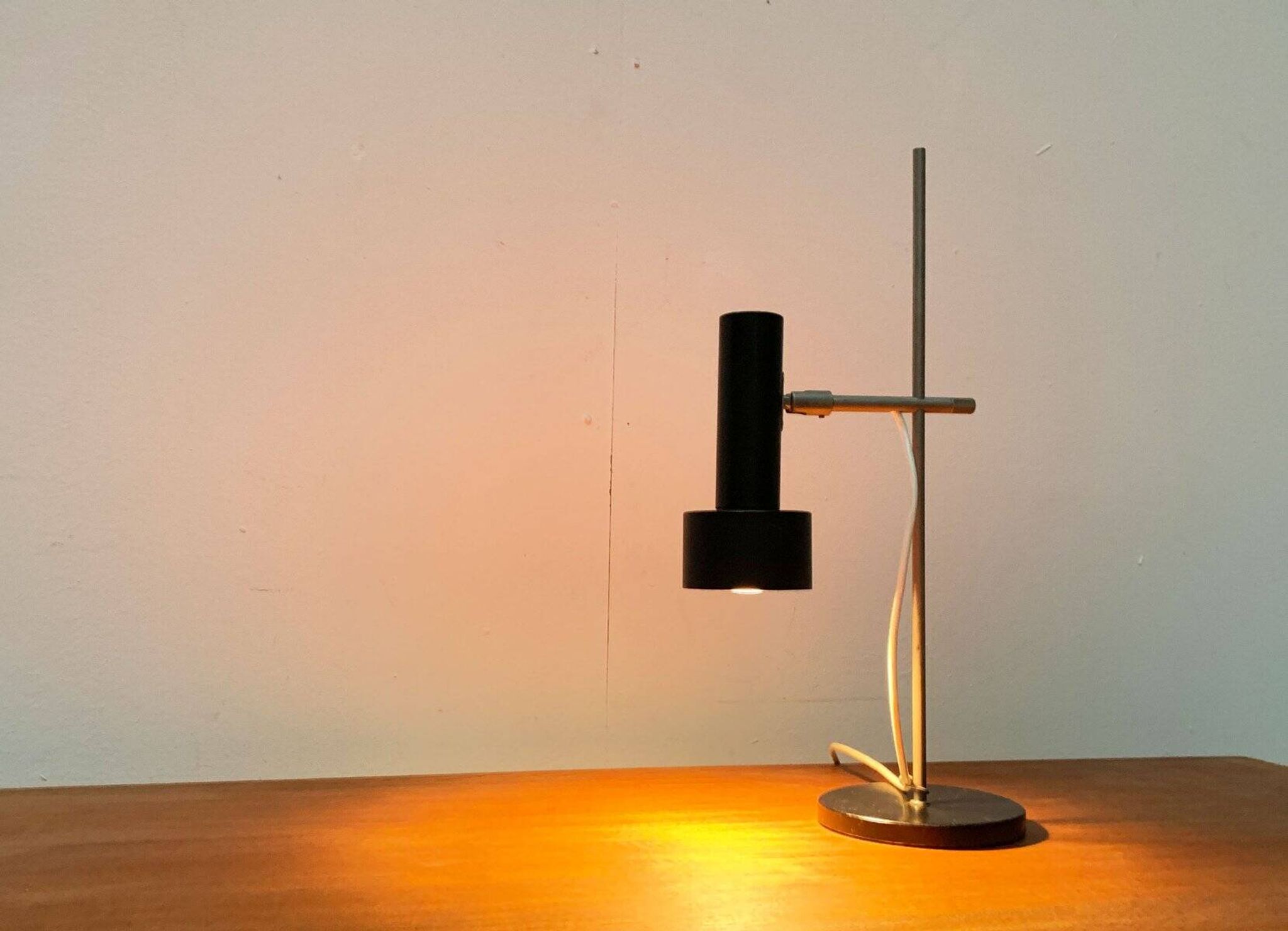 Mid-century minimalist table lamp by Beisl, 1960s.