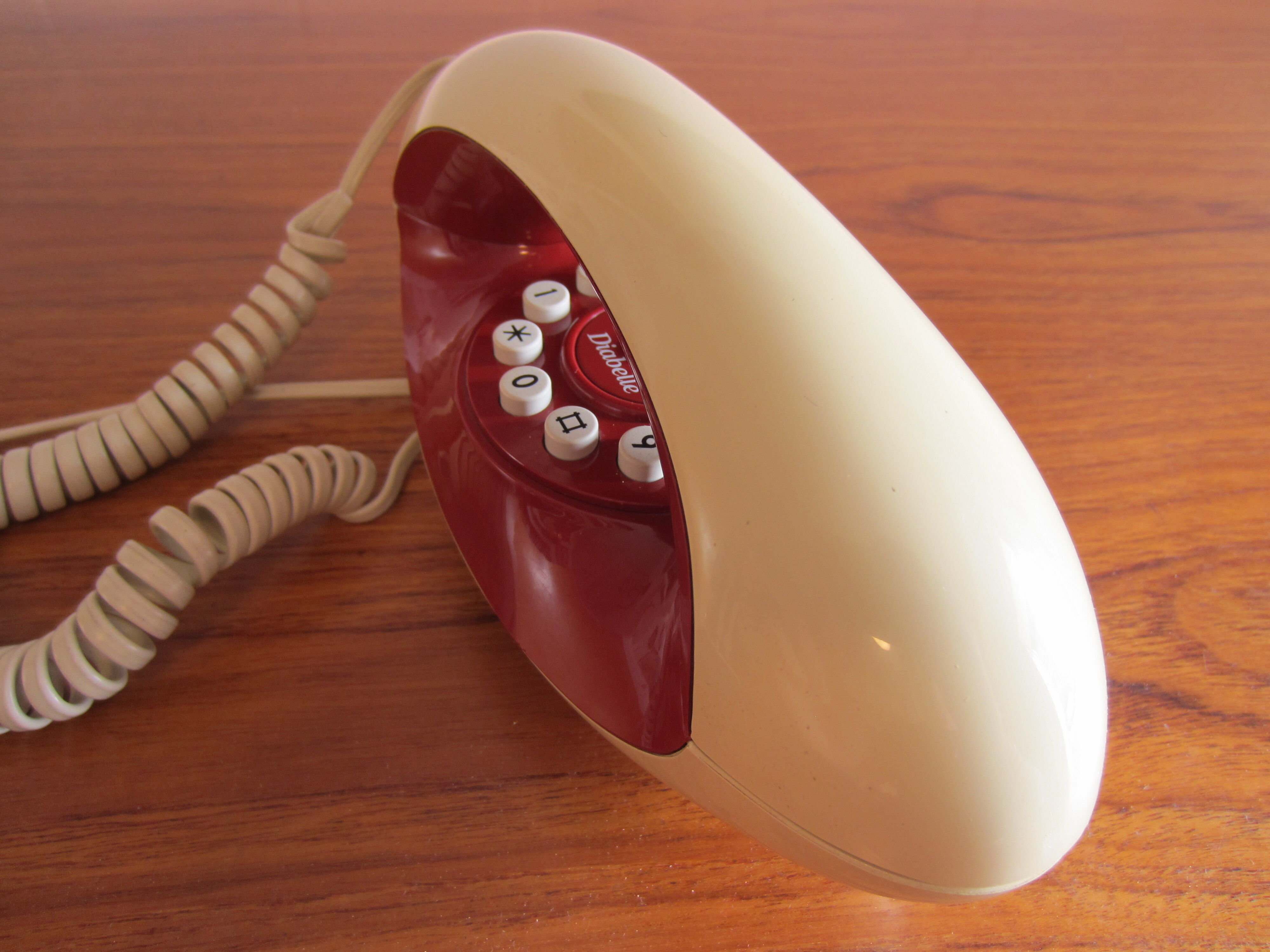 Diabelle Genie phone