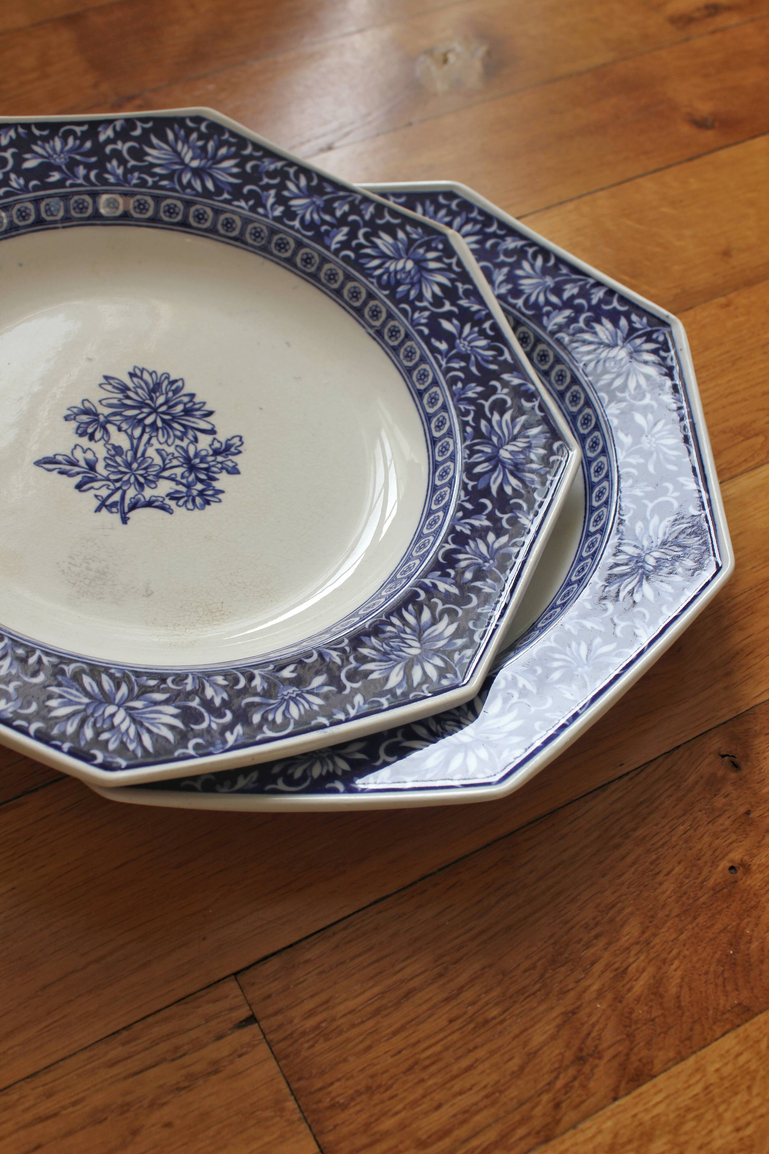 2 octagonal semi-deep plates, English ironstone "Chrysanthemum" Minton
