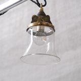 Paire de pendentifs en verre et laiton française du milieu du siècle