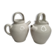 Paire de pichets en grès émaillé blancs, Digoin, 21 cm