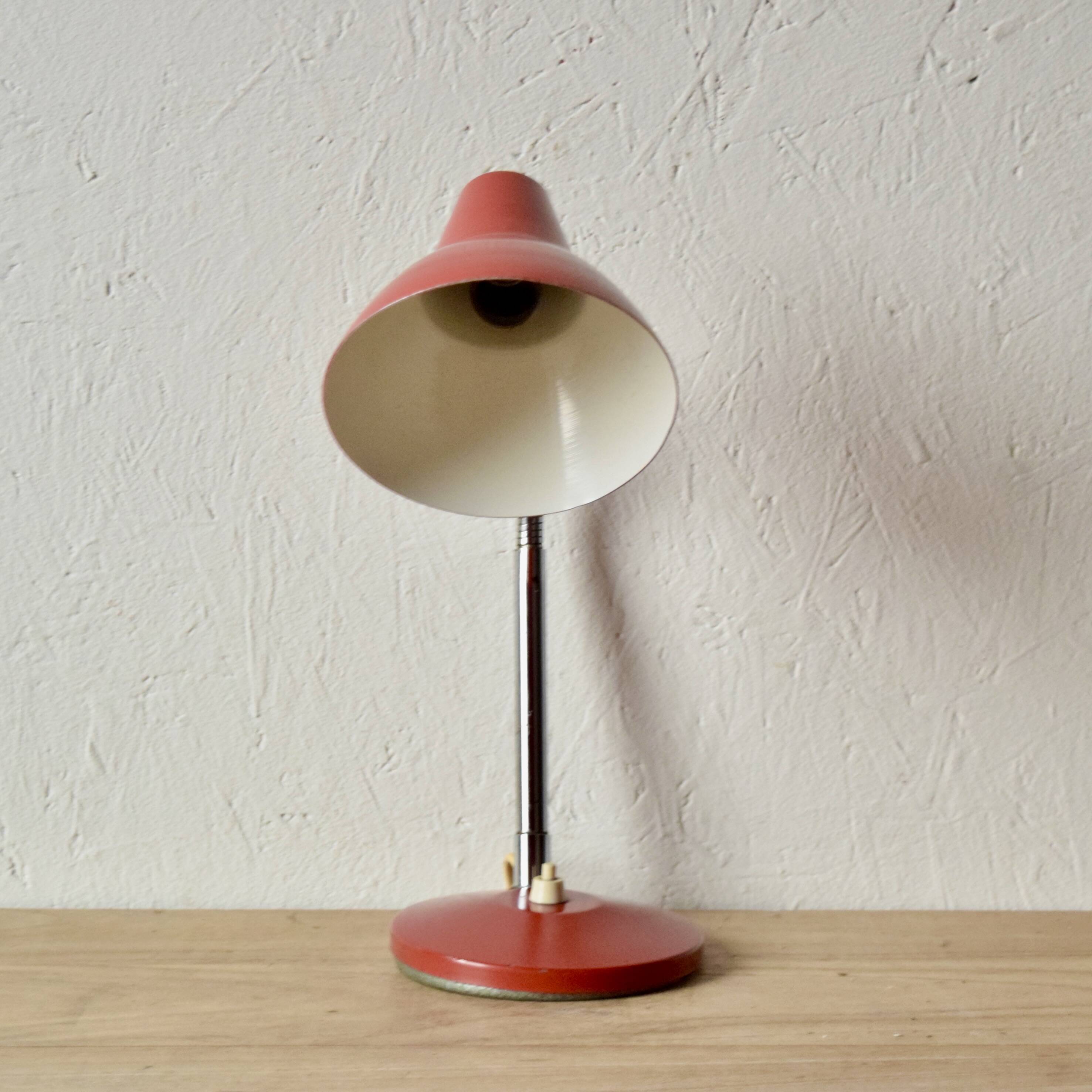 Vintage desk or bedside lamp - red metal