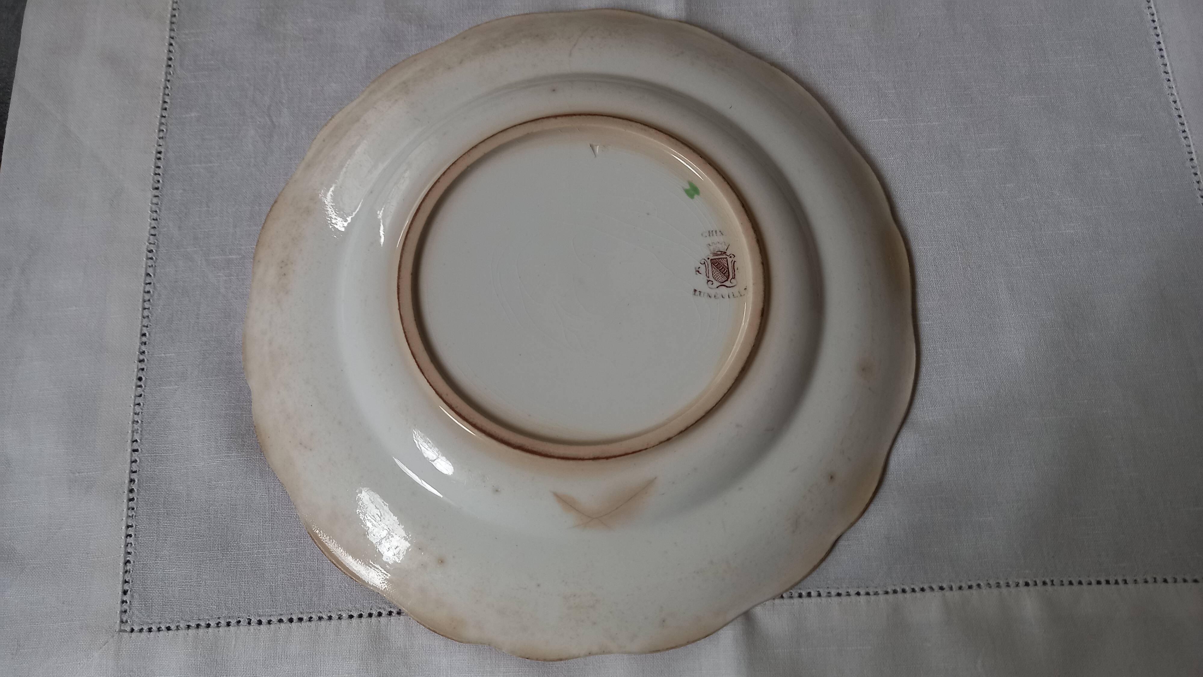 Flat plate from Lunéville with Keller and Guerin KG coat of arms