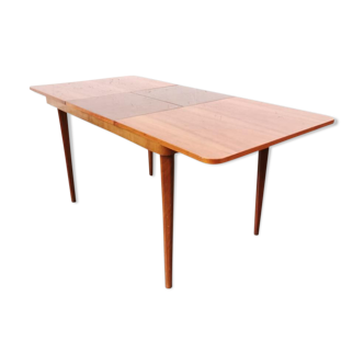 Table with wallet extensions