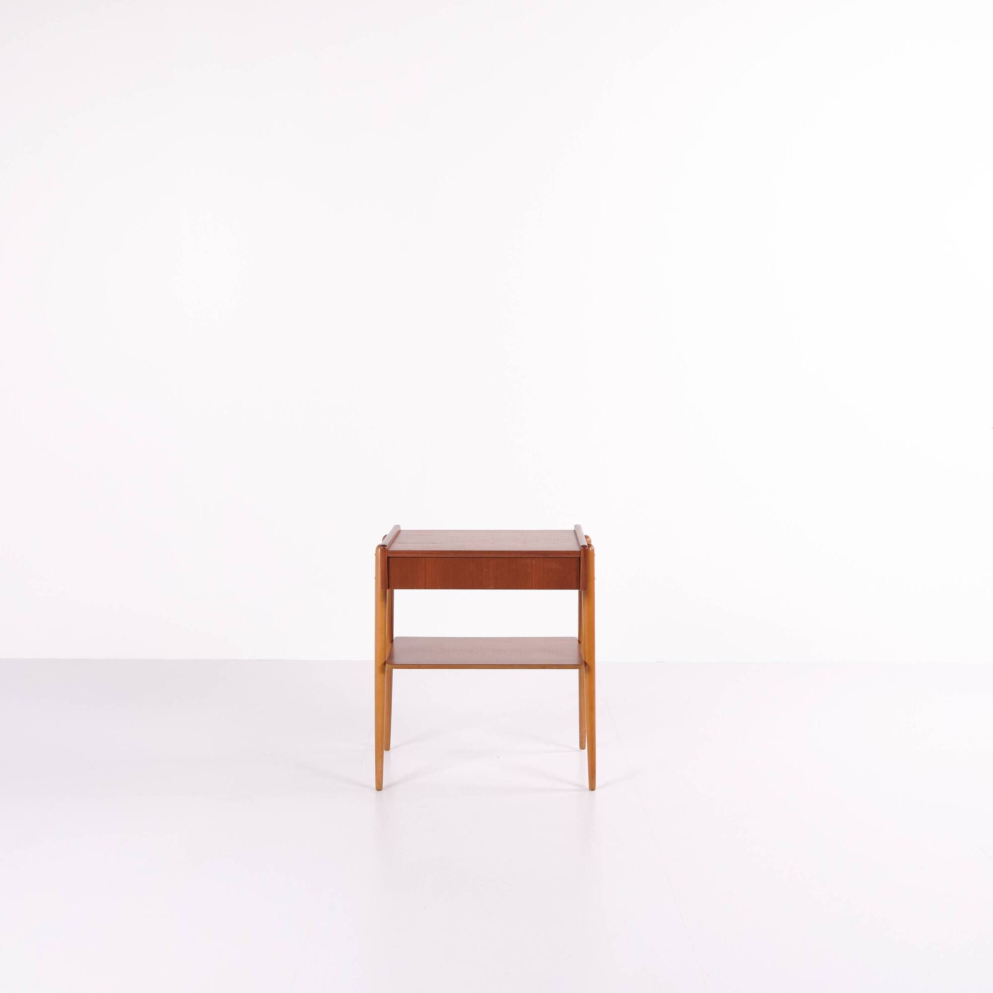 Side/bedside table - Teak - AB Carlström & Co furniture factory - Sweden - 1950s