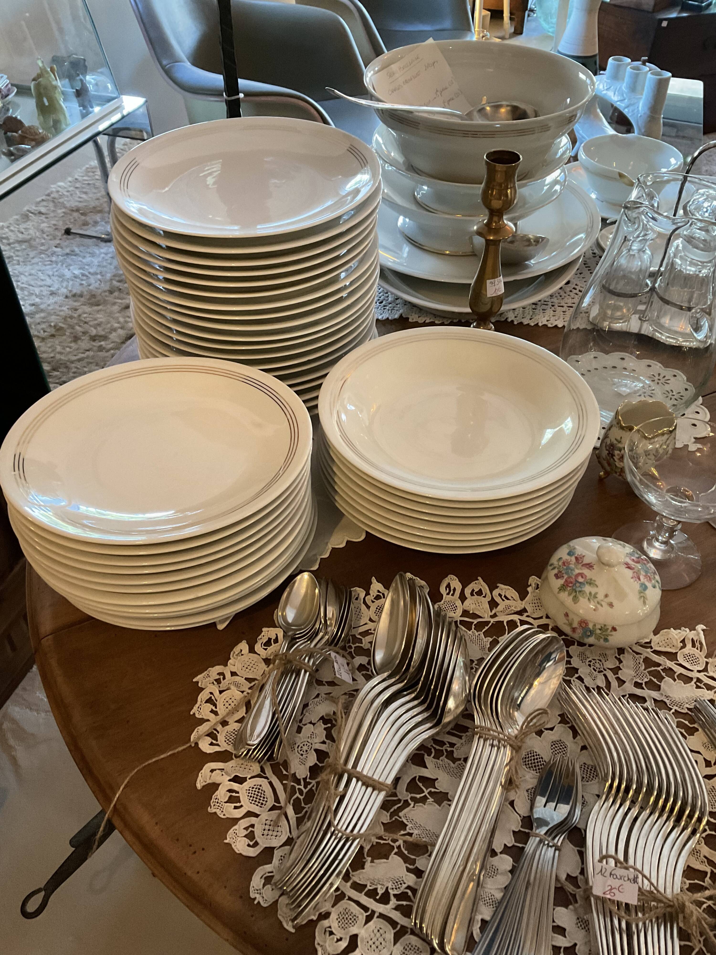 6 flat seats, Ahrenfeldt limoges, diameter 21 cm