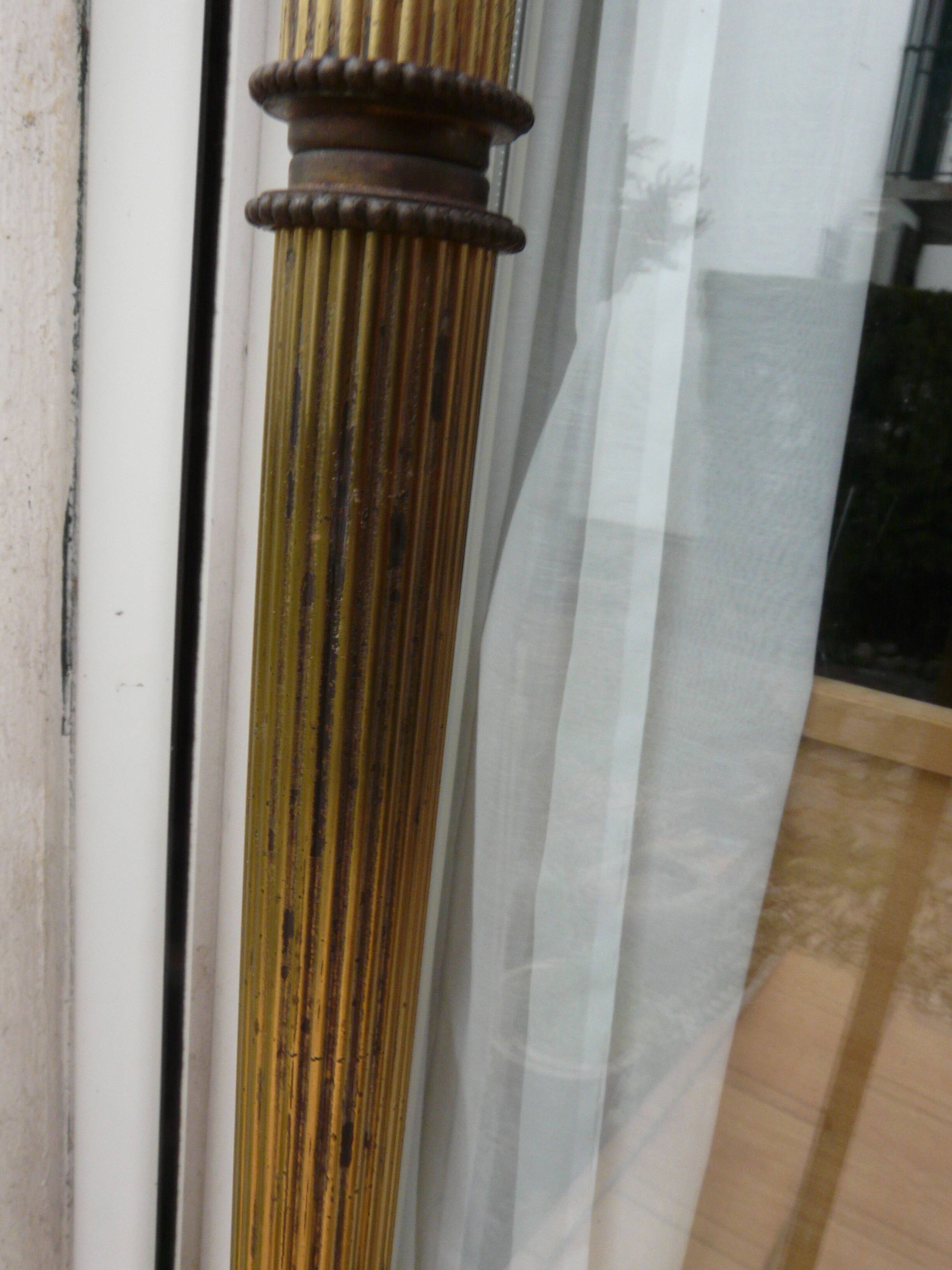 Lampadaire tripode années 50 en laiton et bronze doré