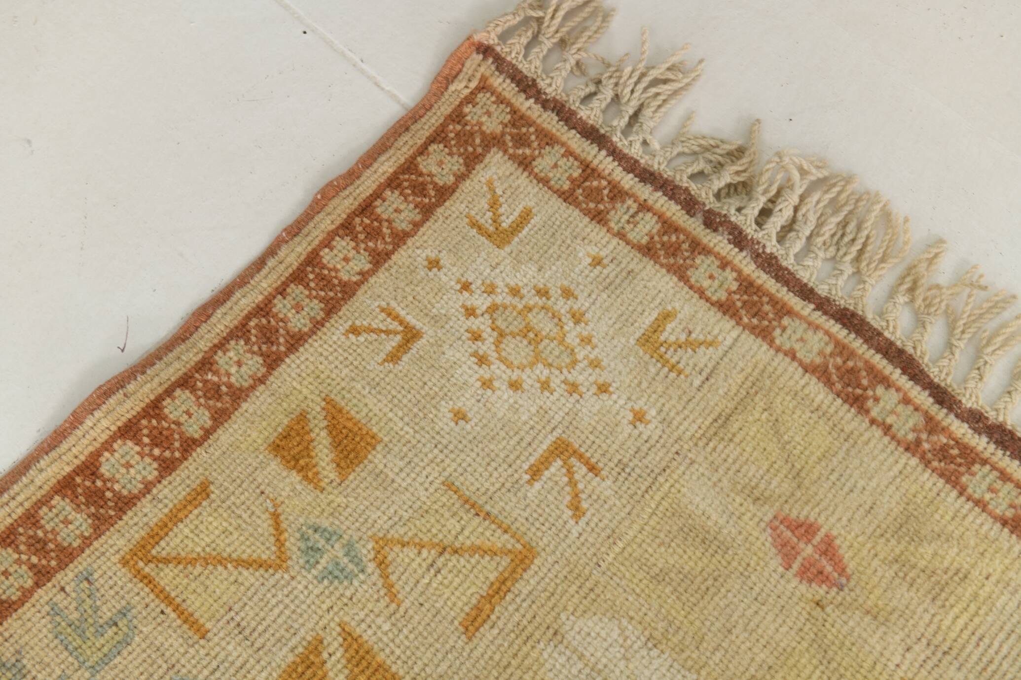 6x9 Terracotta & Cream Vintage Persian Rug, 199x290Cm