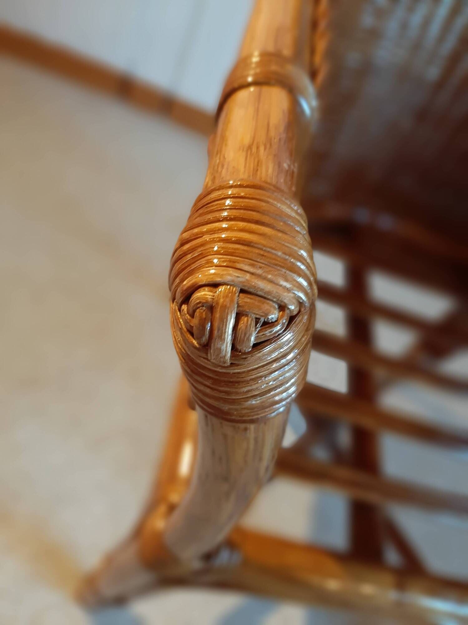 Set of 2 armchairs in adult varnished woven rattan