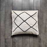 Coussin berbère noir et blanc kilim
