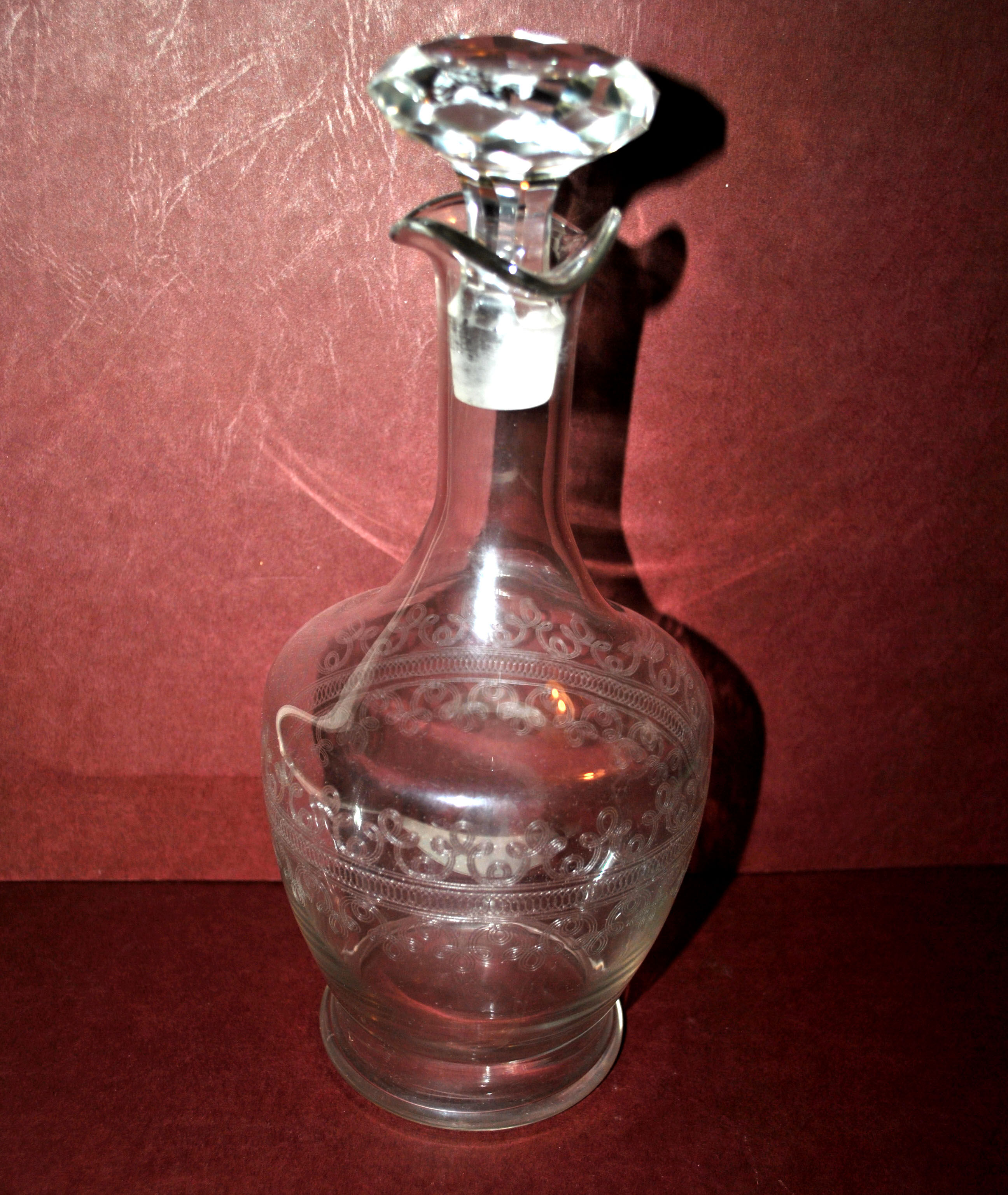 Baccarat crystal decanter engraved with guilloché volute acid 1920