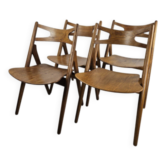 4 chaises Sawbuck de Hans Wegner, modèle CH29