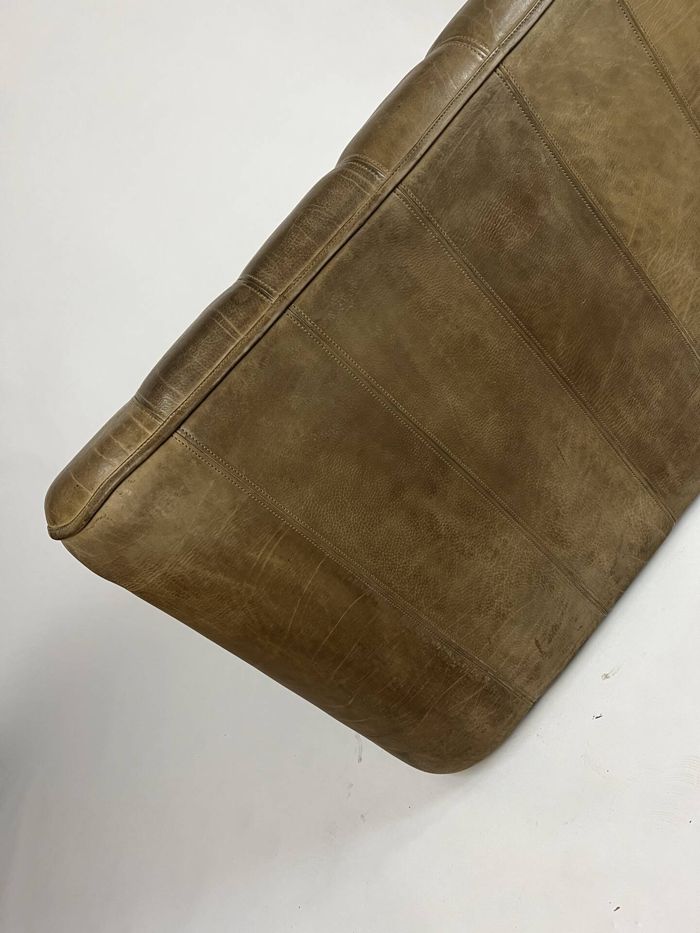 Vintage DS-44 de Sede leather sofa couch buffalo leather 70s