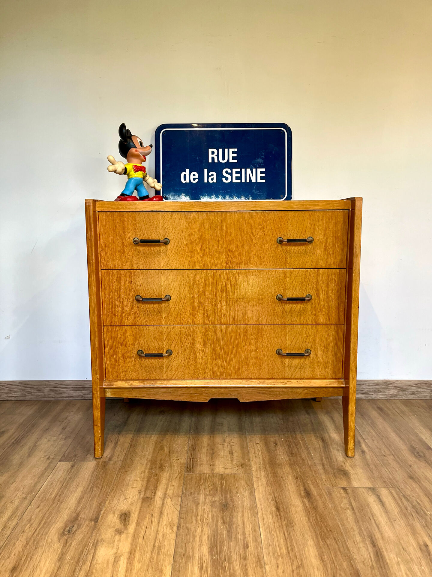 Chest of drawers with 3 drawers