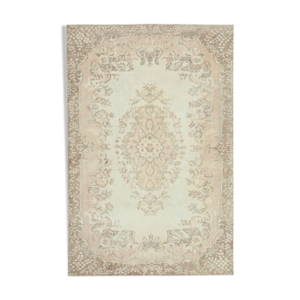 Hand-knotted turkish beige rug 198 cm x 298 cm
