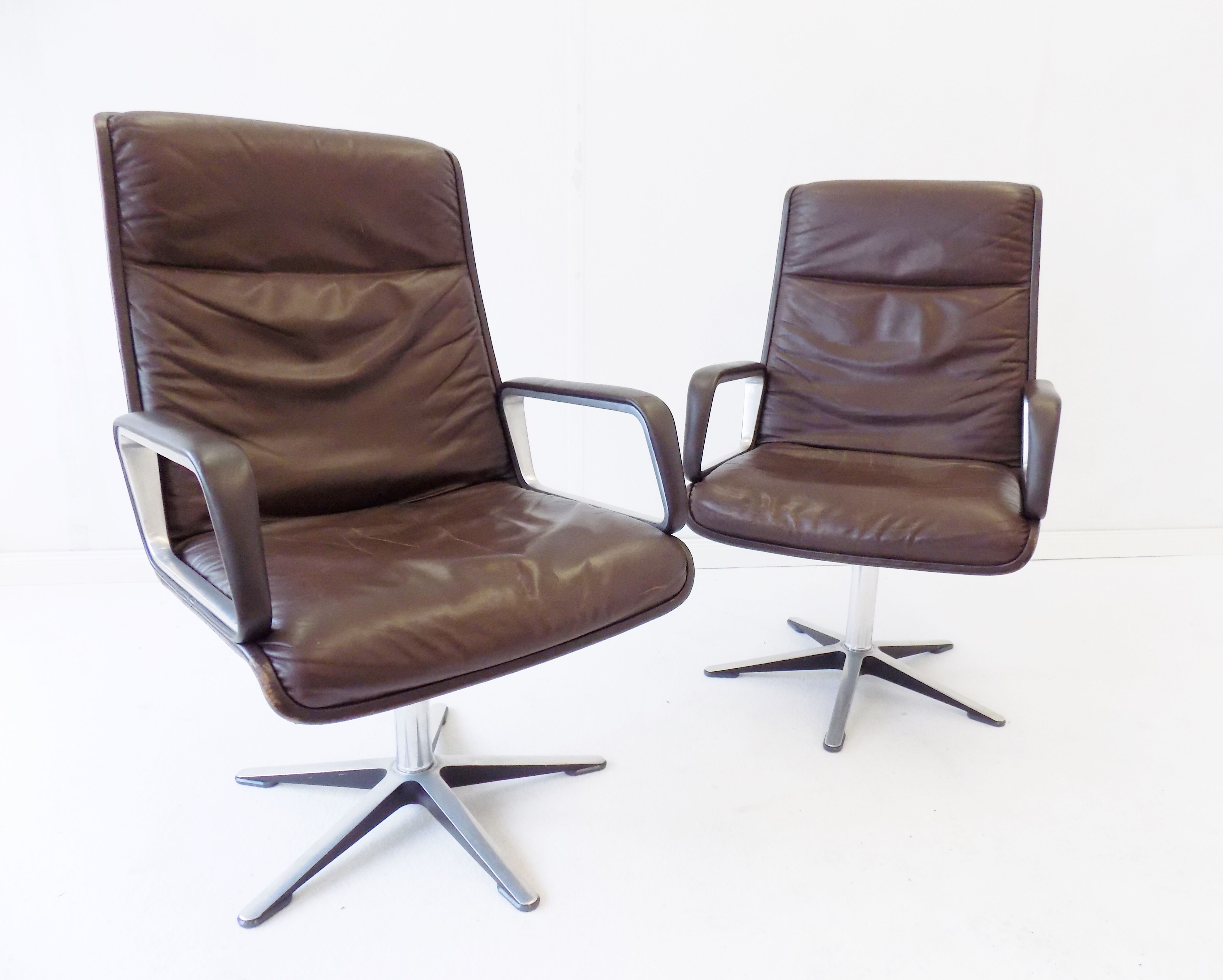 Wilkhahn Delta Highback set of 2 brown leather armchairs by Delta Design
