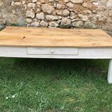 Table basse ancienne en bois blanc