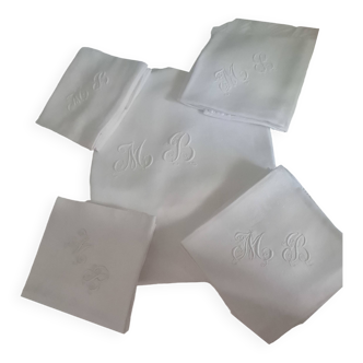 grande nappe damassée blanche