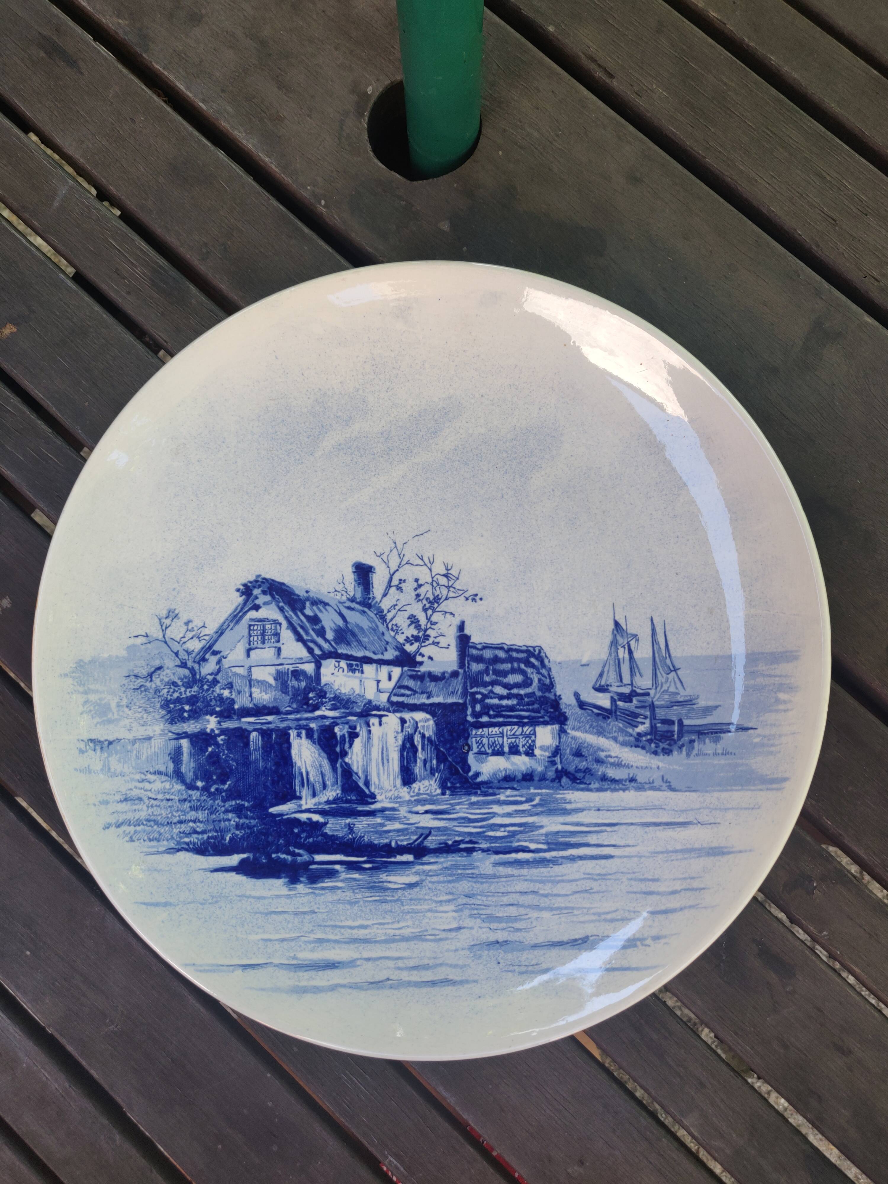 Serving dish in Boch earthenware and Keramis brothers