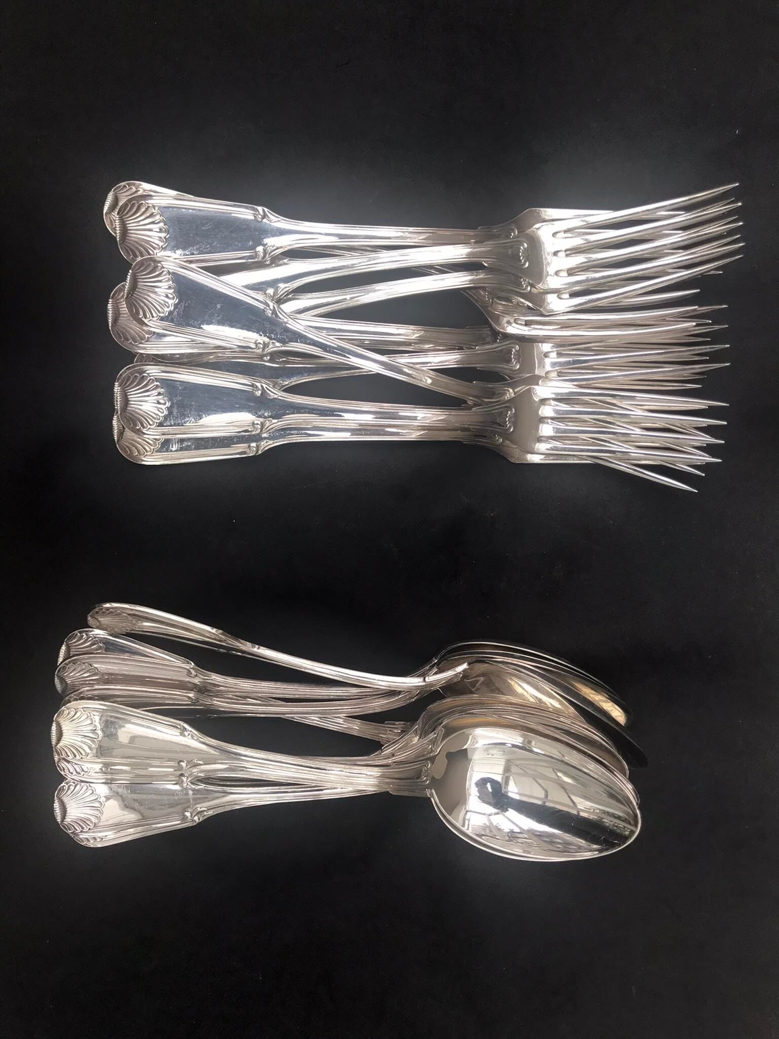 Silver shell cutlery