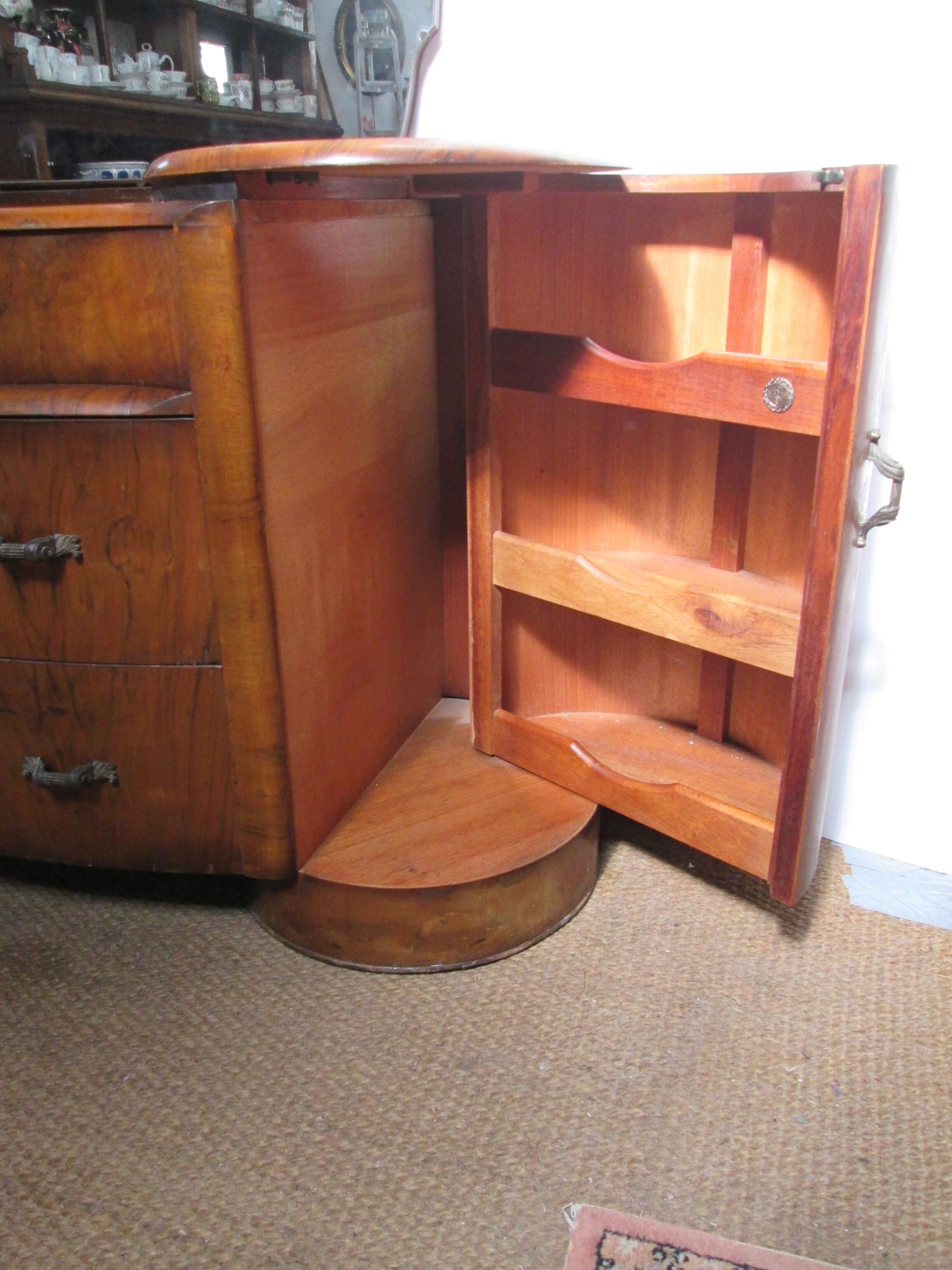 Art Deco hairdresser