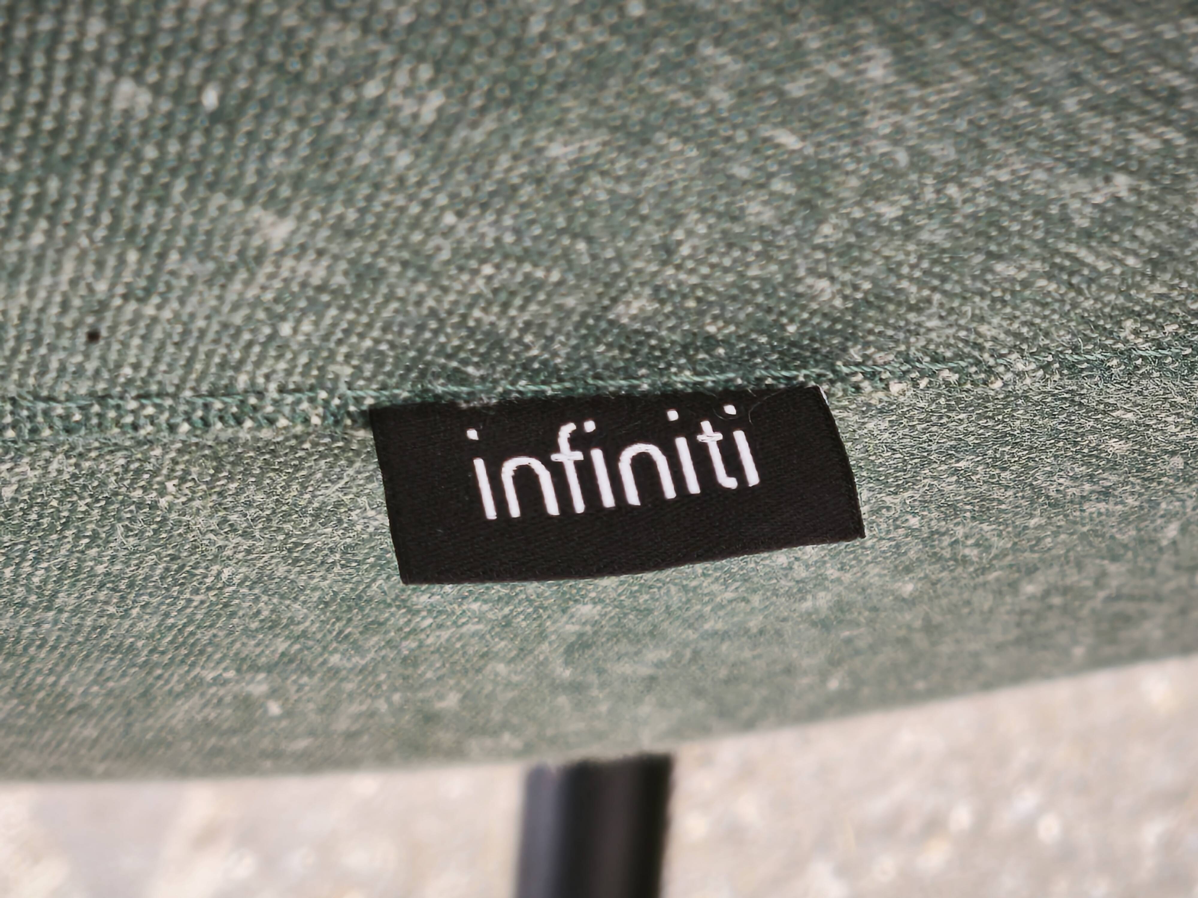Bombom Armchair, Infinity
