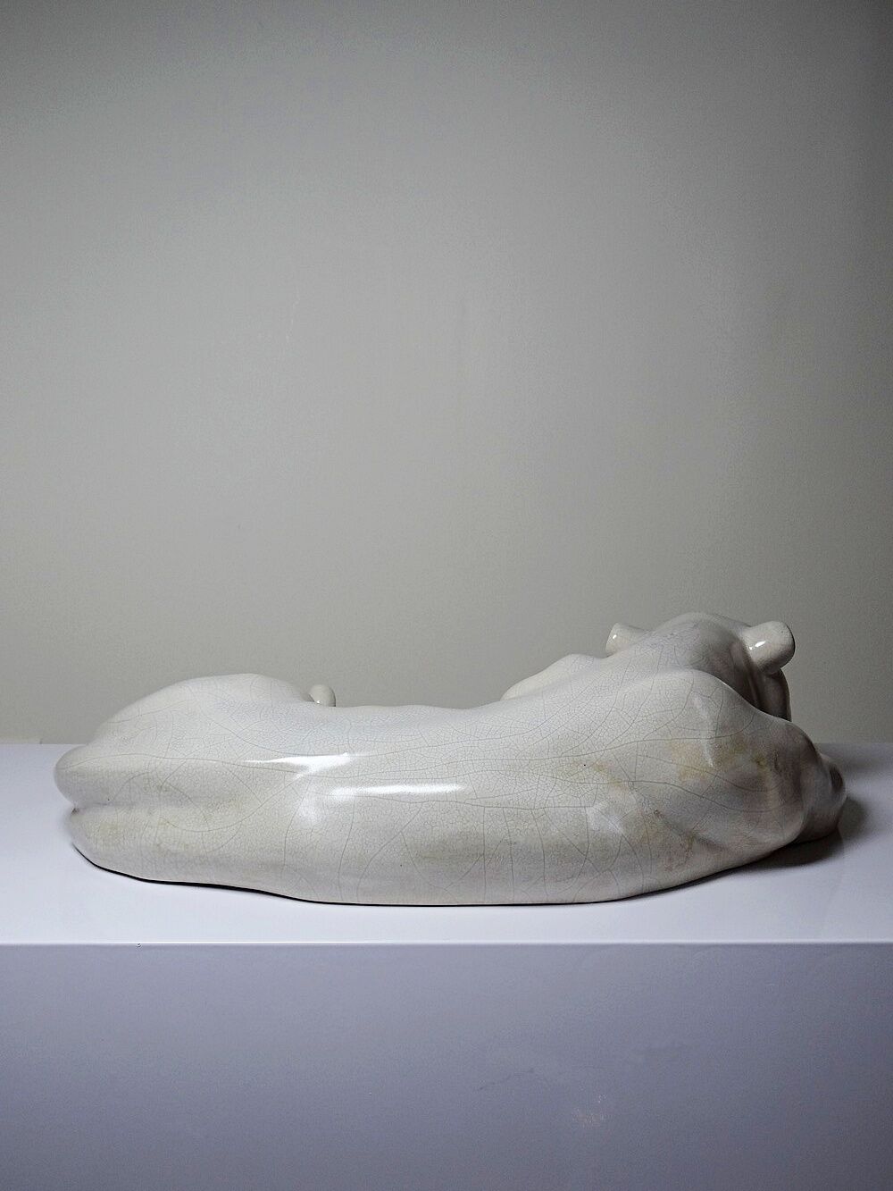 Large elongated panther in crackled earthenware, vintage 1960s-1980s.