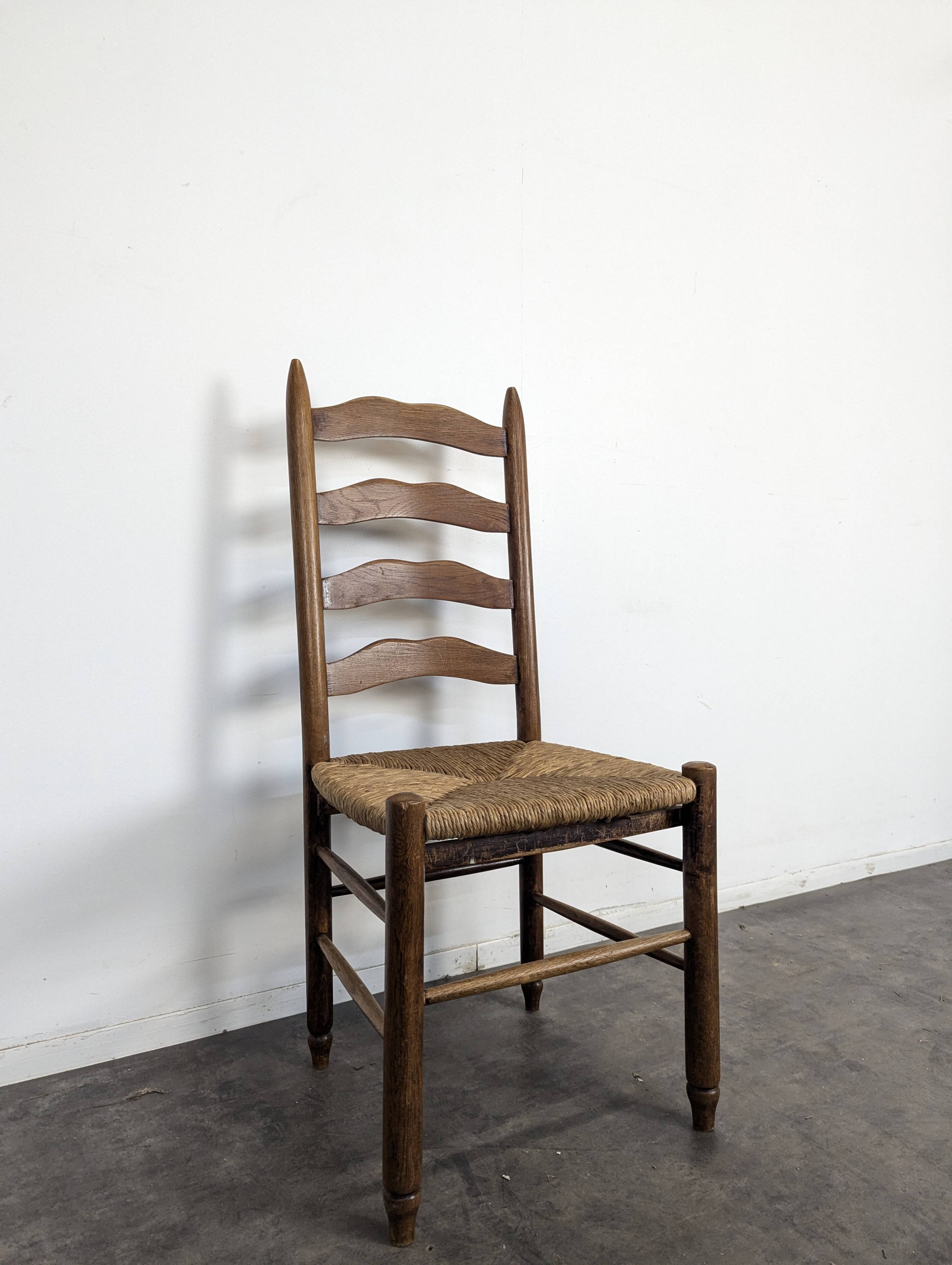 Série de 10 chaises dans l'esprit de Charlotte Perriand