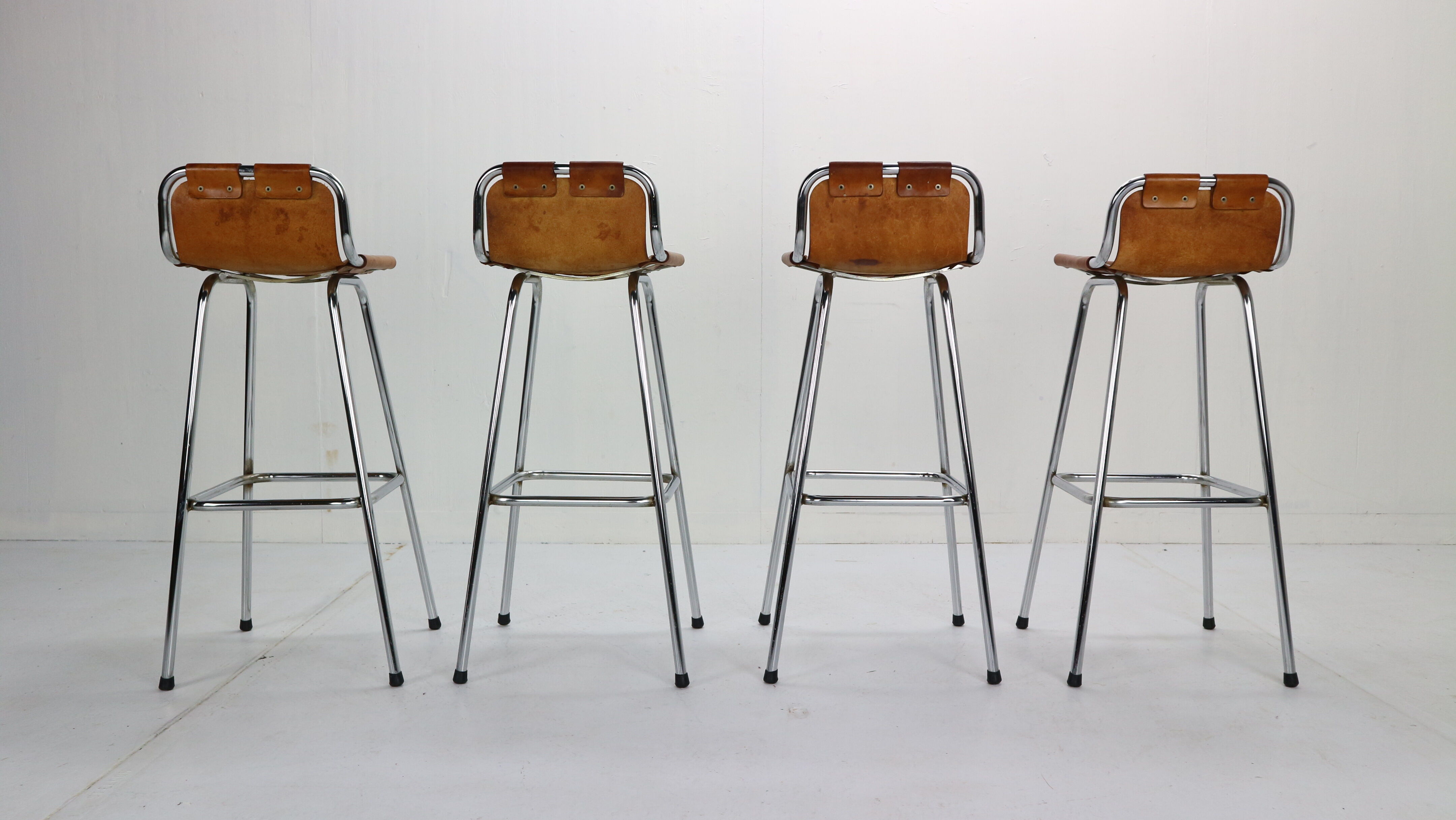 Set of 4 leather barstools