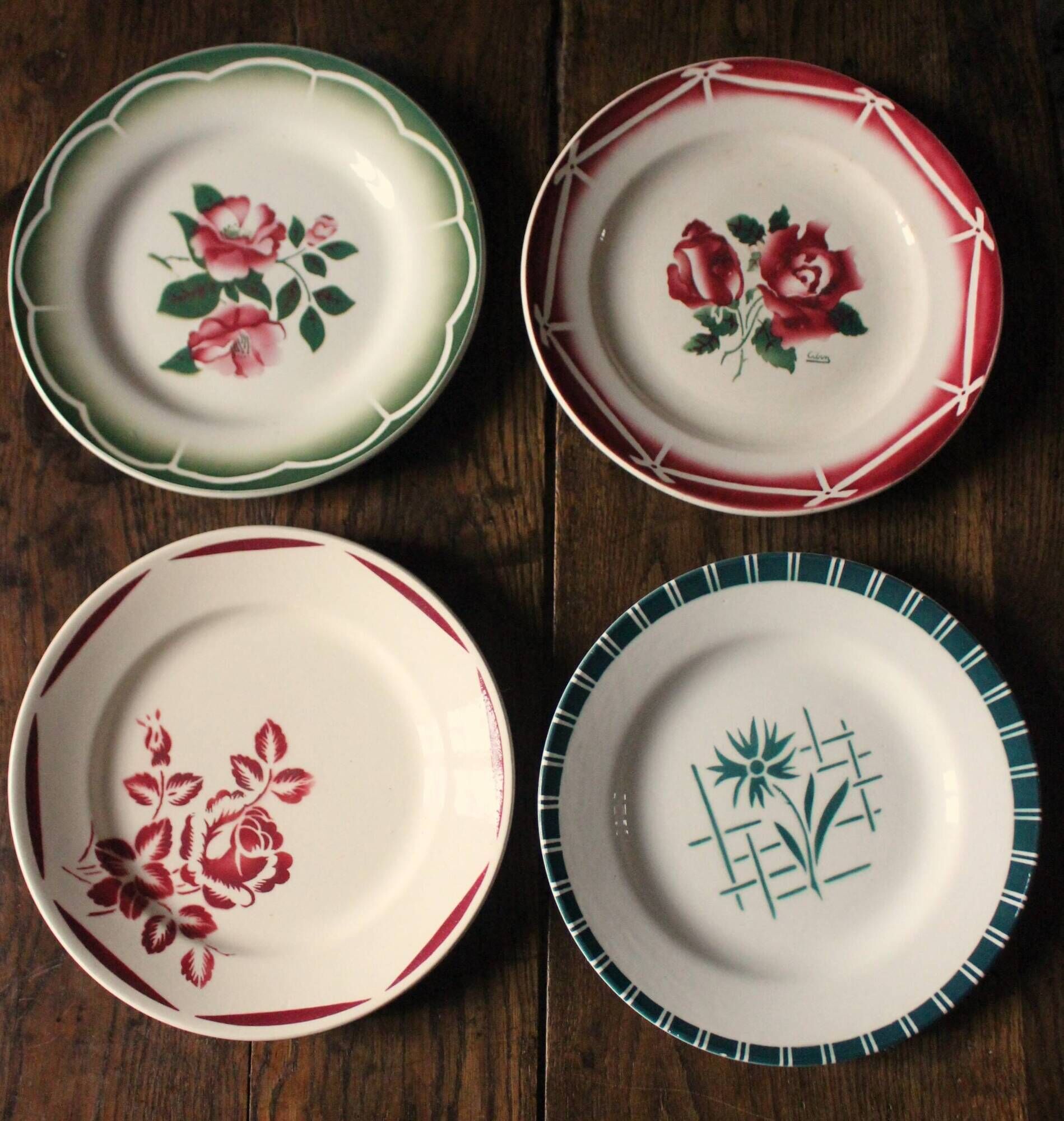 Set of 6 mismatched Art Deco red green yellow dinner plates Digoin