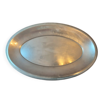Oval metal dish